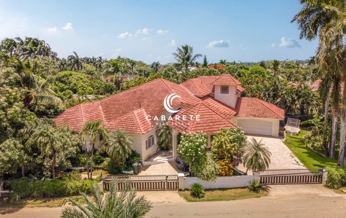 Spacious 5 Bedroom Home in Cabarete Beachfront Community (4)