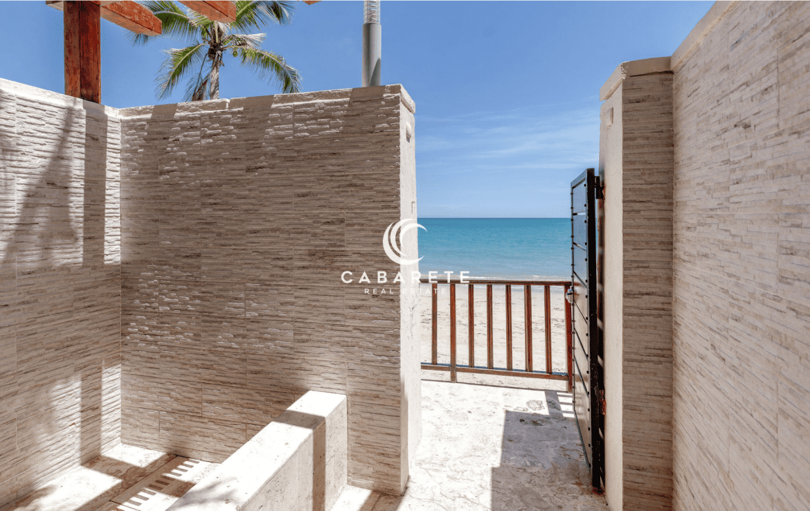buildingentrancebeachview33
