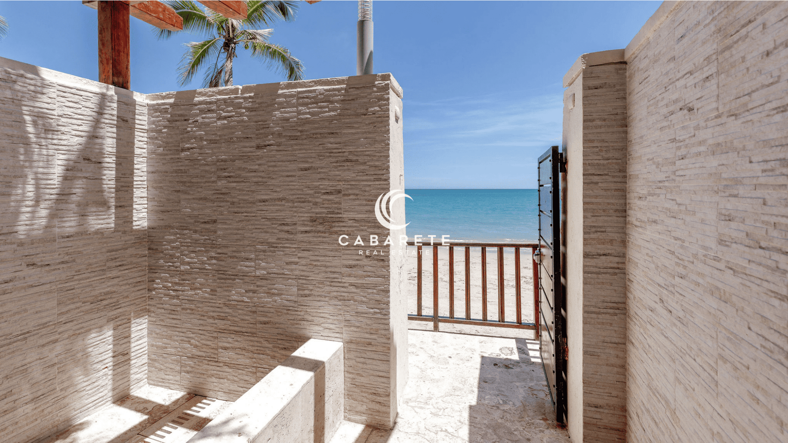 buildingentrancebeachview33