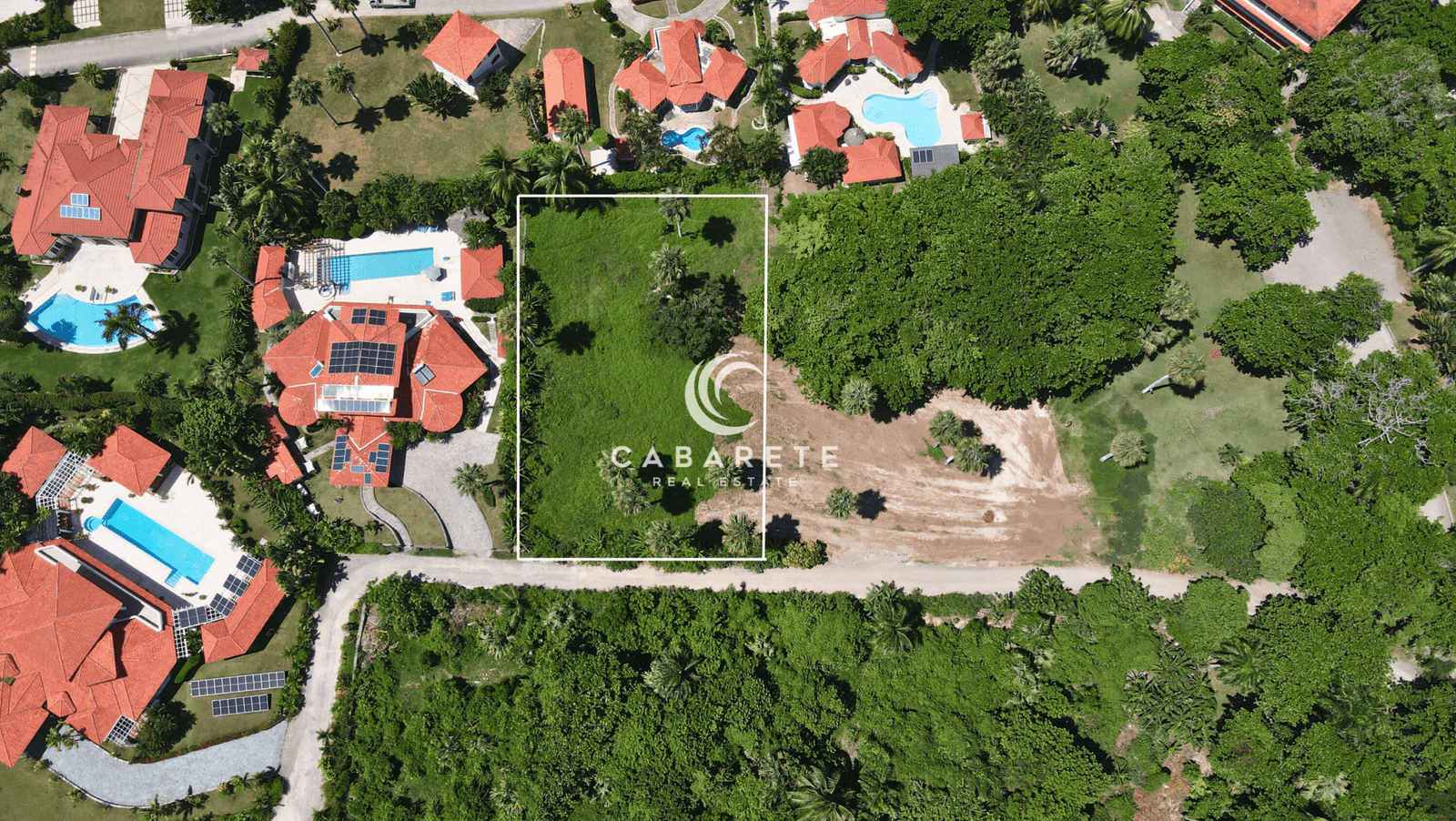 La finca frente al mar desde arriba