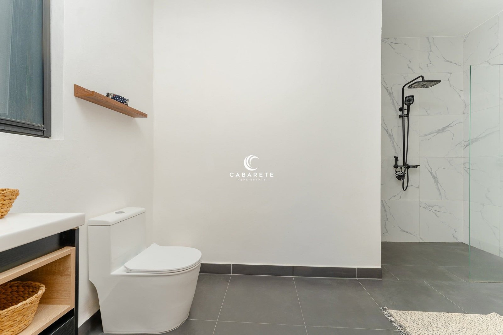 Modern Bathroom with Walk-in Shower in Cabarete