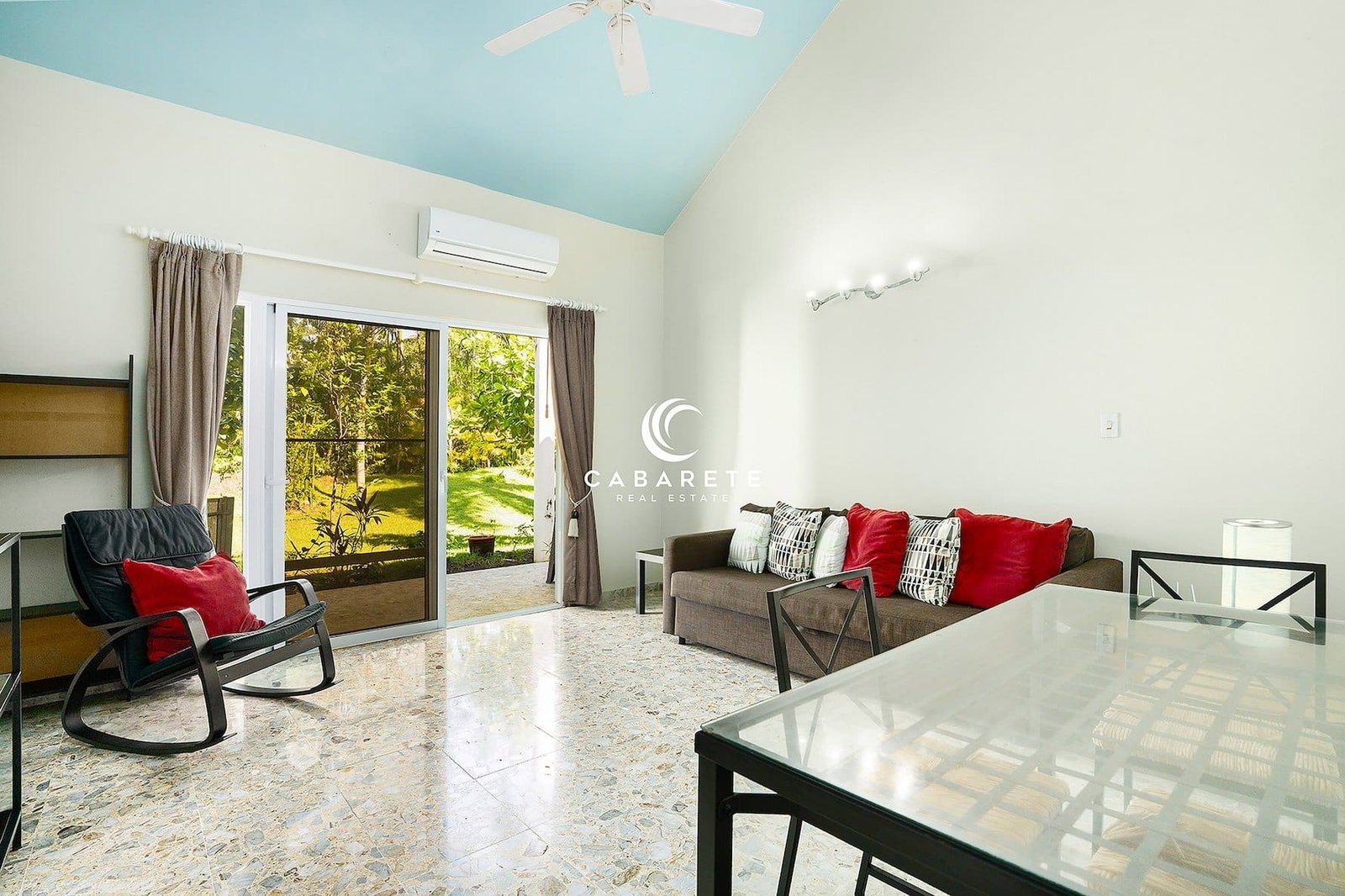Coastal Villa: Luxury Living Common Area