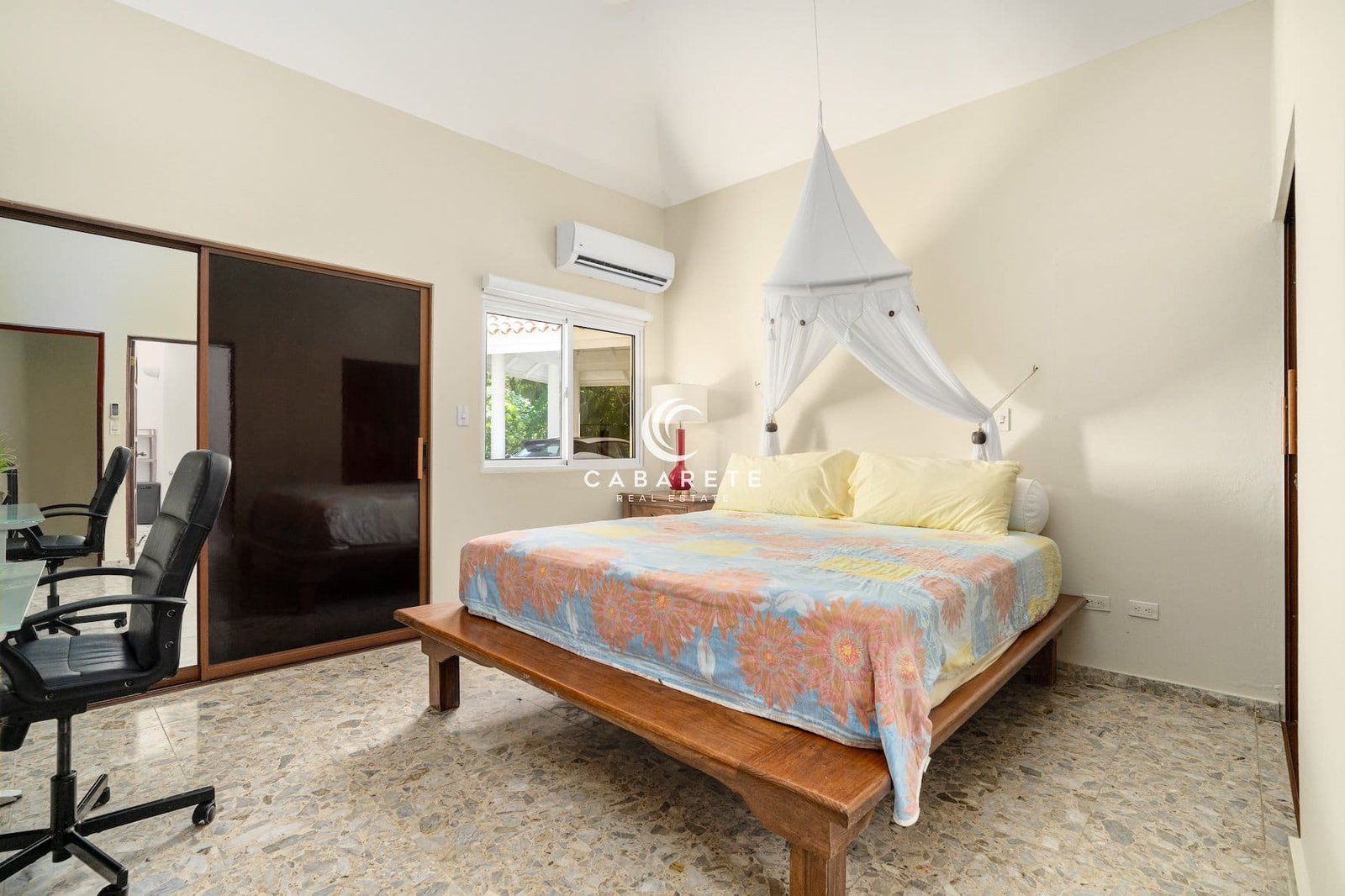 Coastal Villa: Luxury Living Bedroom 2