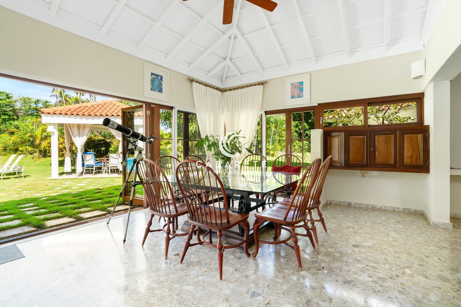 Coastal Villa: Luxury Living Dining Area