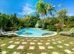 Coastal Villa: Luxury Living Garden with Pool