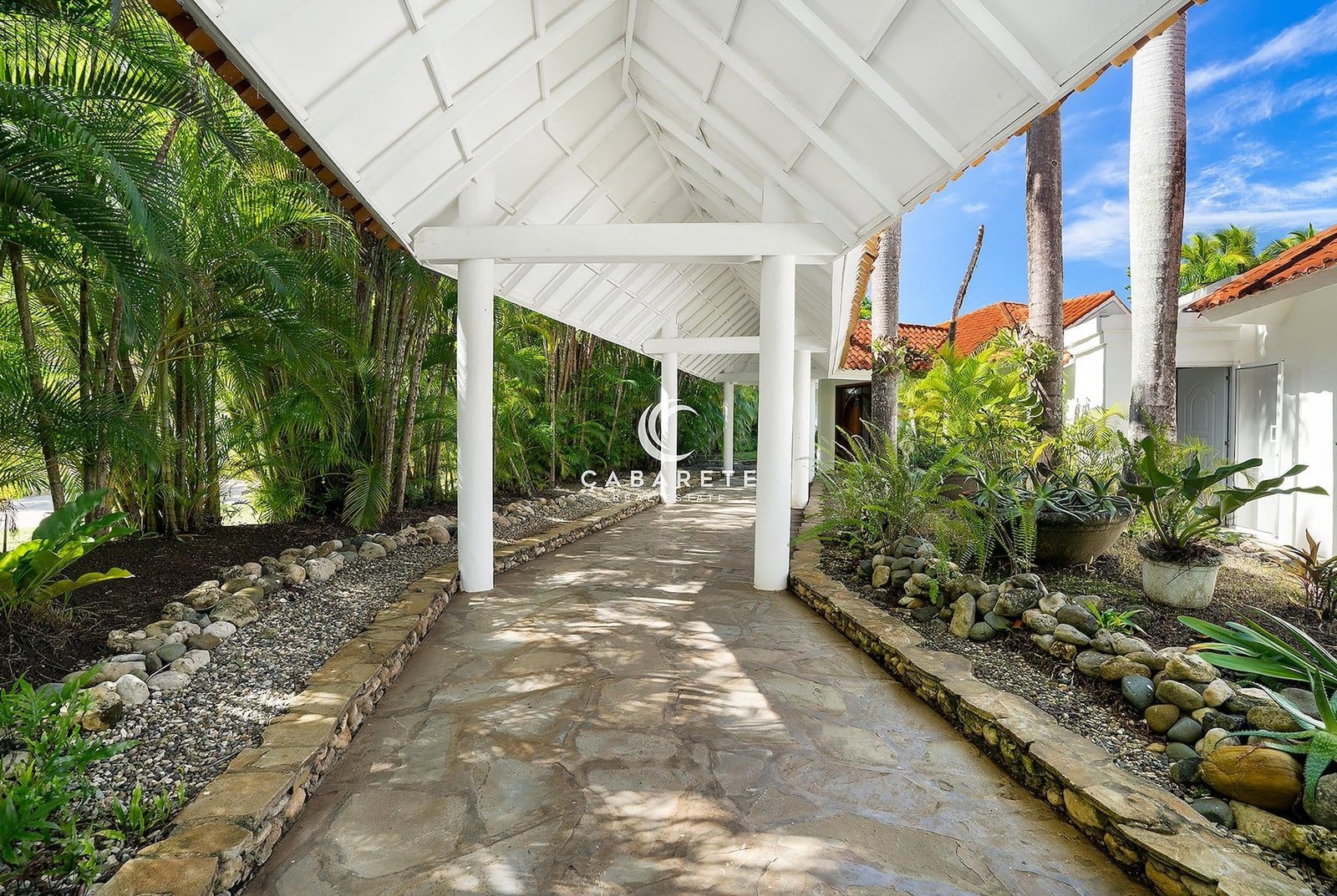 Coastal Villa: Luxury Living