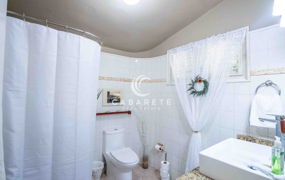Caribbean Style Encuentro Villa Bathroom 1