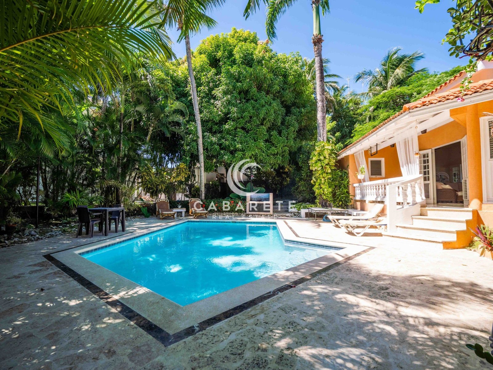 Caribbean Style Encuentro Villa Garden with Poo
