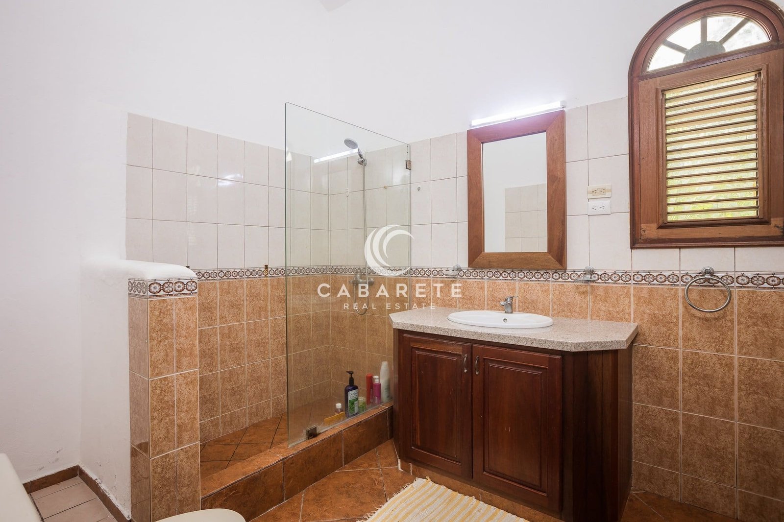Spacious Perla Marina Villa Bathroom 2