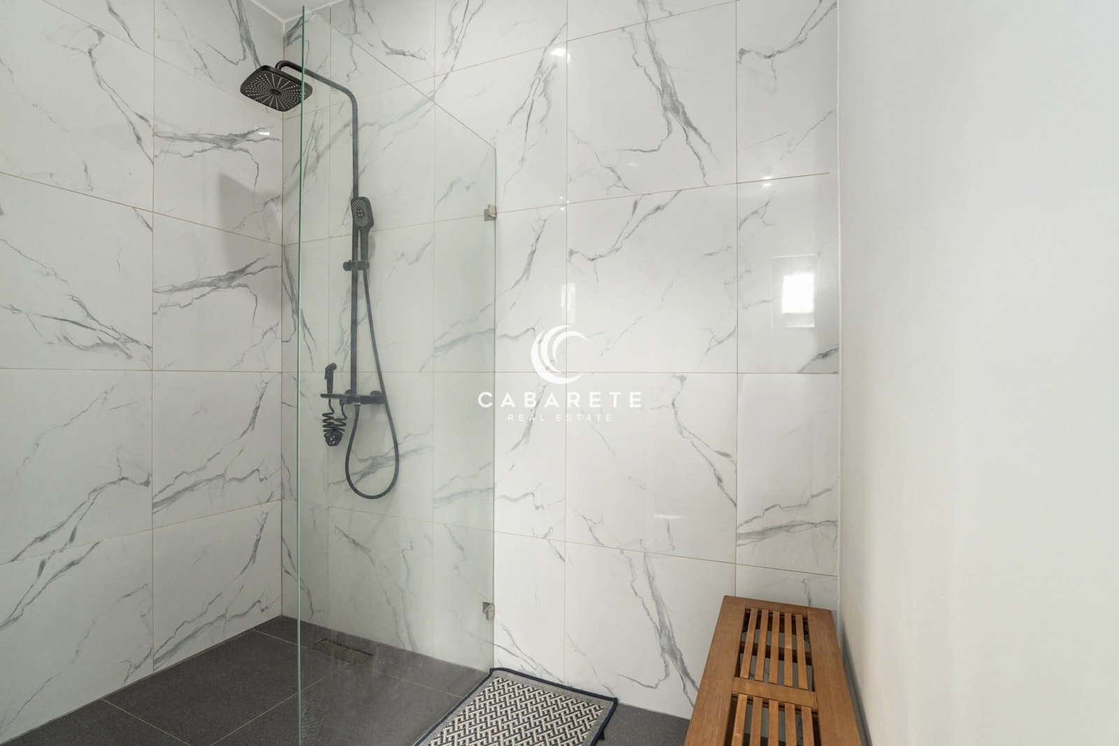 Encuentro Beachside Condo Bathroom 1