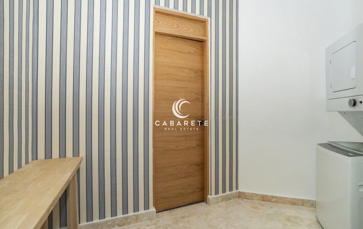 Encuentro Beachside Condo Entrance