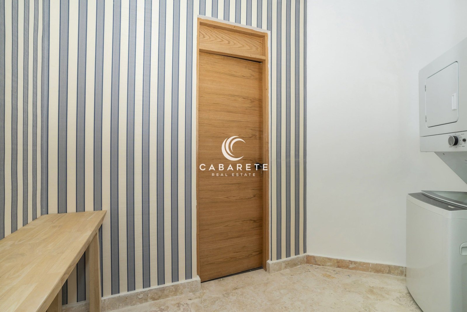 Encuentro Beachside Condo Entrance