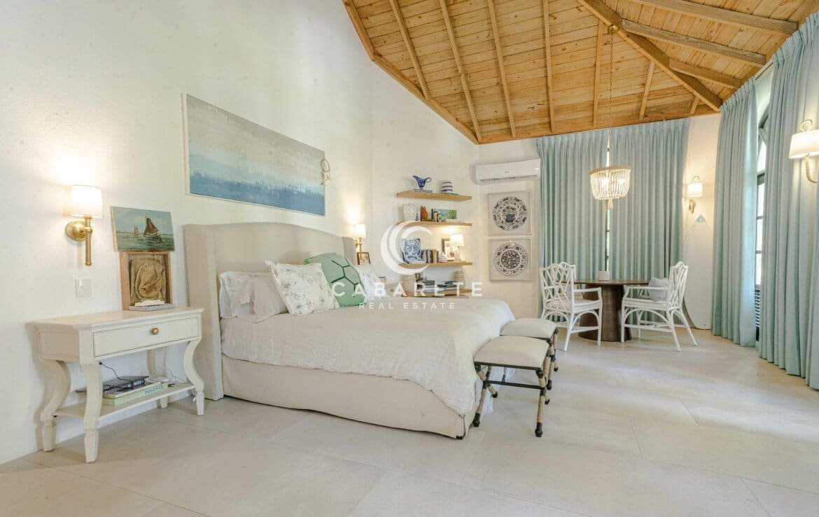 Master bedroom1