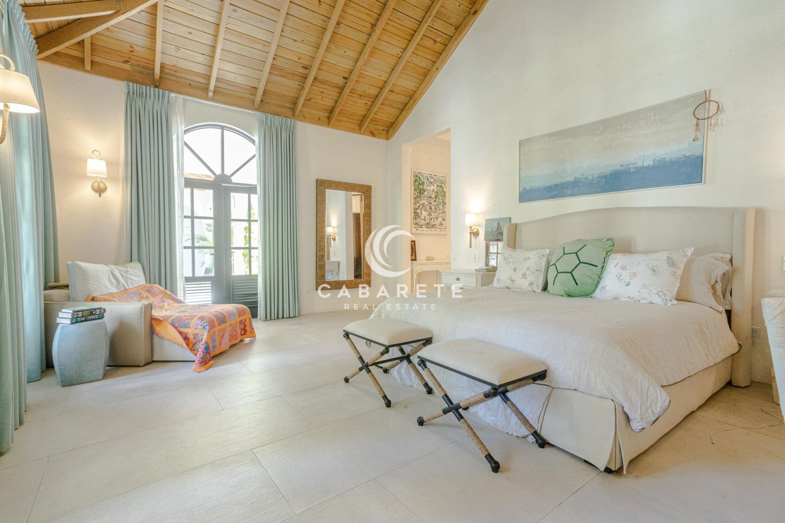 Master bedroom2