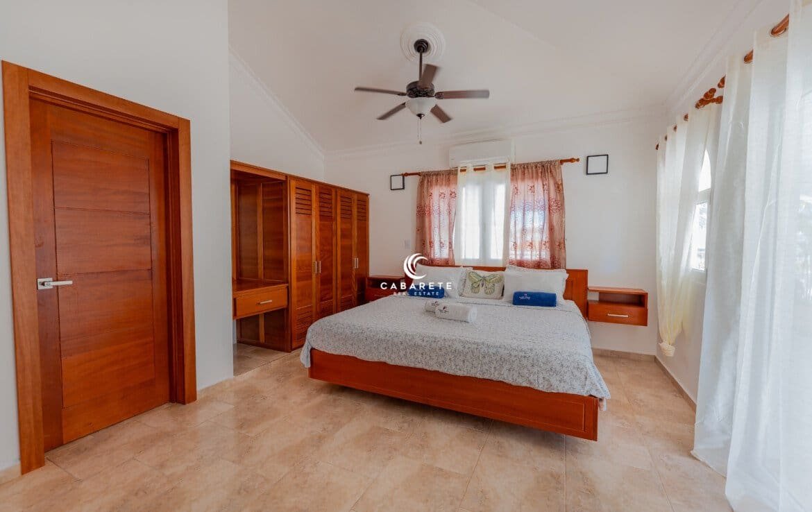 Secure and spacious villa near the beach in Cabarete East with private garden and pool. #CabareteRealEstate #VillaForSale #BeachsideLiving
