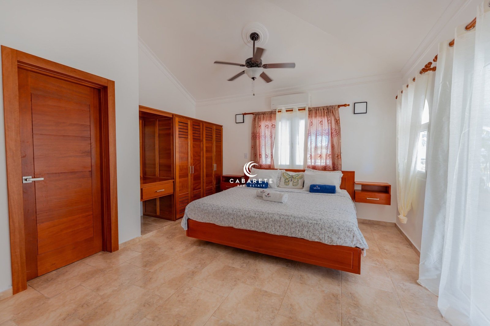 Secure and spacious villa near the beach in Cabarete East with private garden and pool. #CabareteRealEstate #VillaForSale #BeachsideLiving