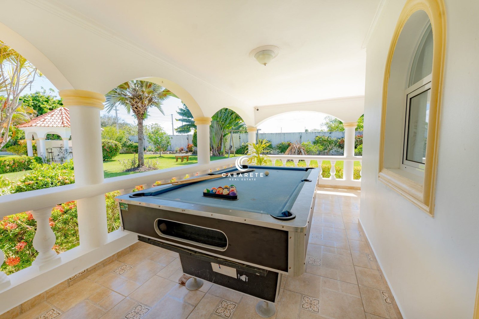 Peaceful neighborhood just minutes from the beach and town center. #QuietLocation #BeachAccess #CabareteEastLiving