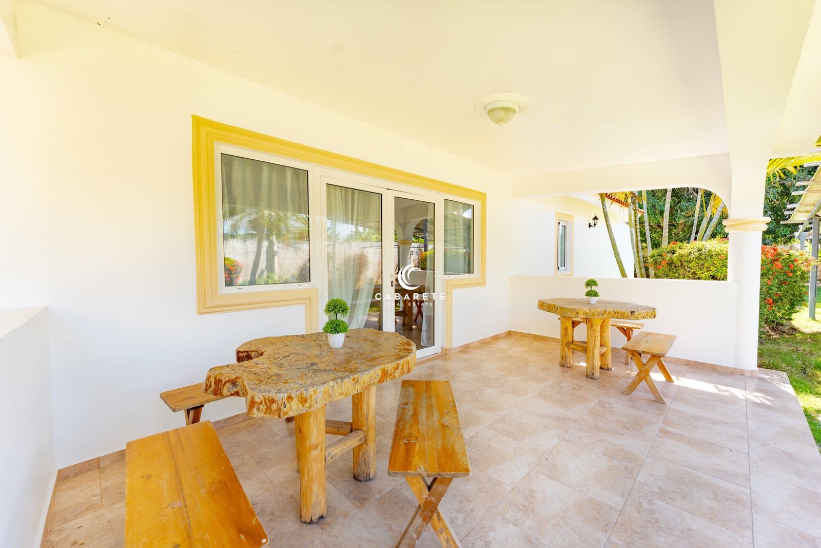 Spacious 5-bedroom, 4-bathroom villa perfect for large families or group rentals in Cabarete. #LuxuryVillaCabarete #FamilyRetreat #CaribbeanRealEstate