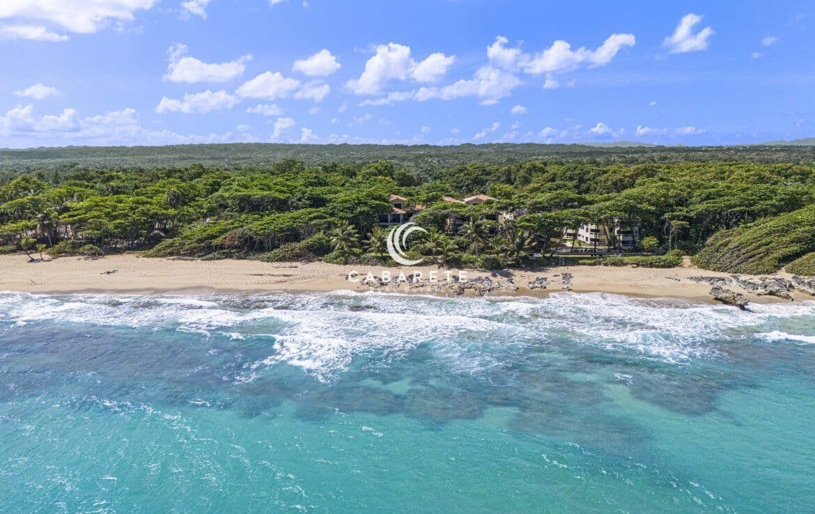 Beachfront 3-bedroom Apartment View
