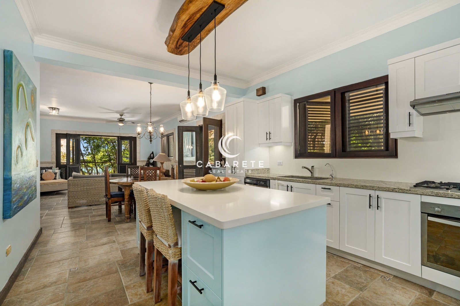 Beachfront 3-bedroom Apartment Kitchen