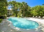 Beachfront 3-bedroom Apartment Pool