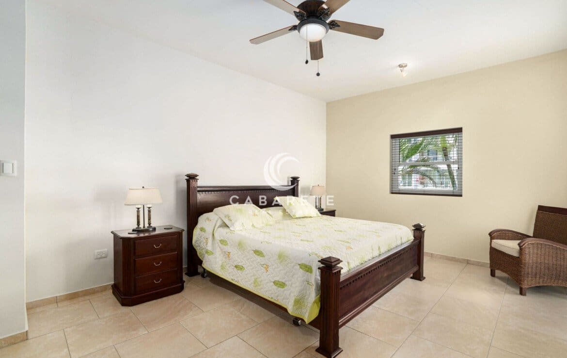 Ideally Located Beachfront Apartment