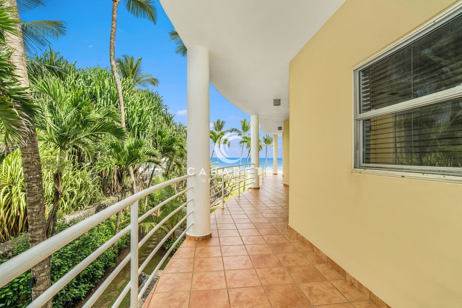 Ideally Located Beachfront Apartment