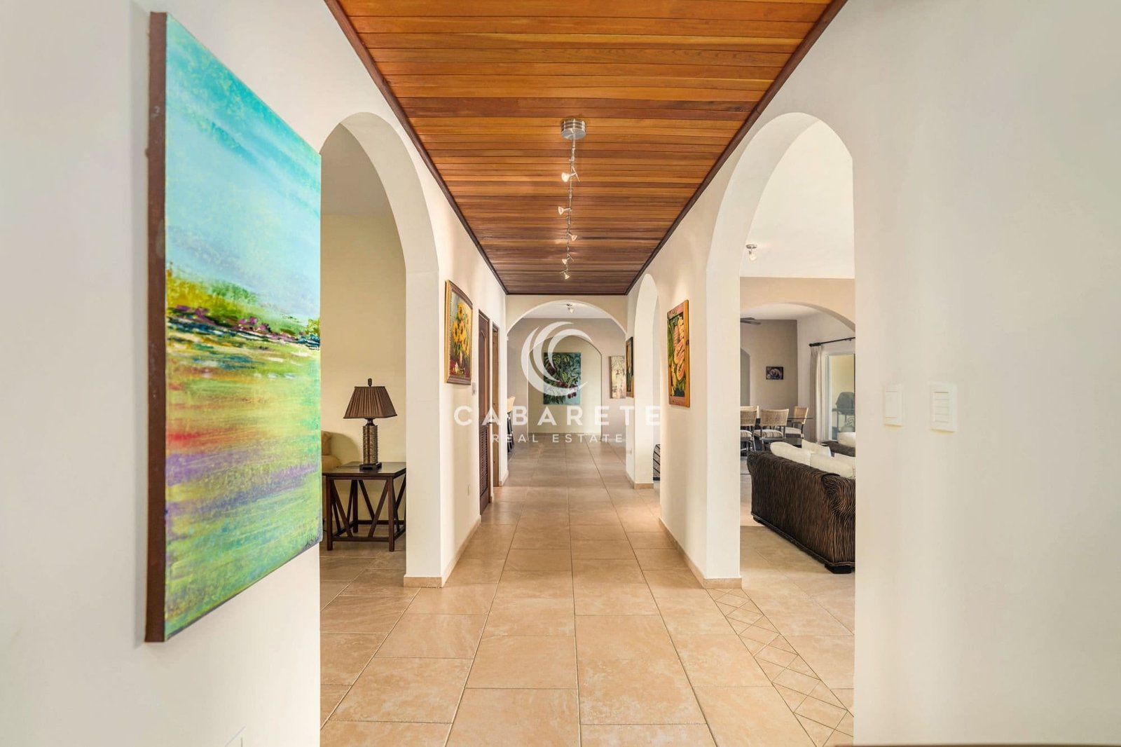 Ideally Located Beachfront Apartment