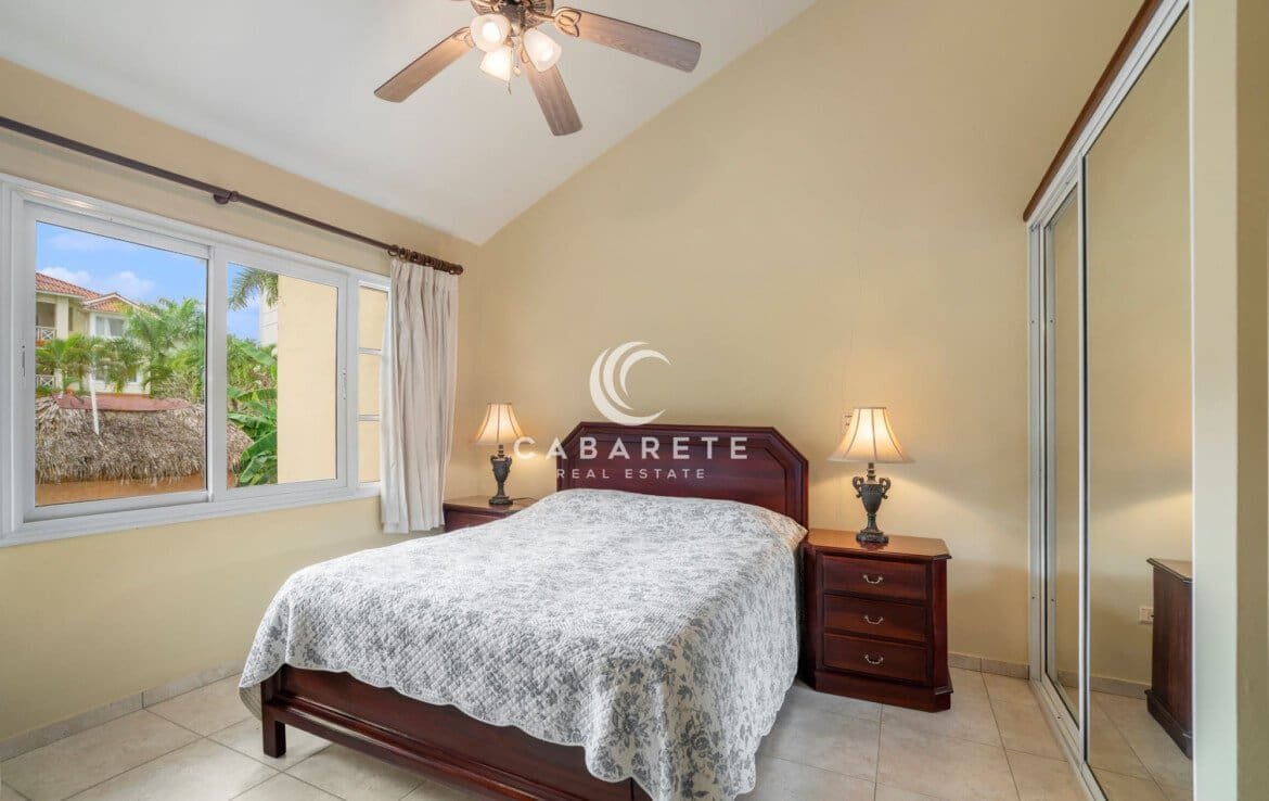 Ideally Located Beachfront Apartment