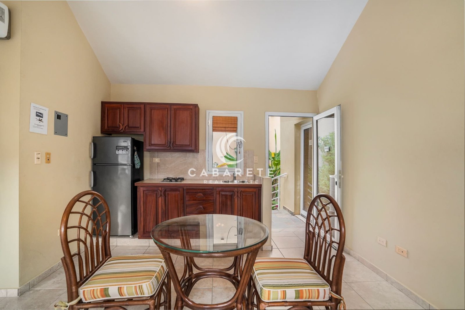 Ideally Located Beachfront Apartment