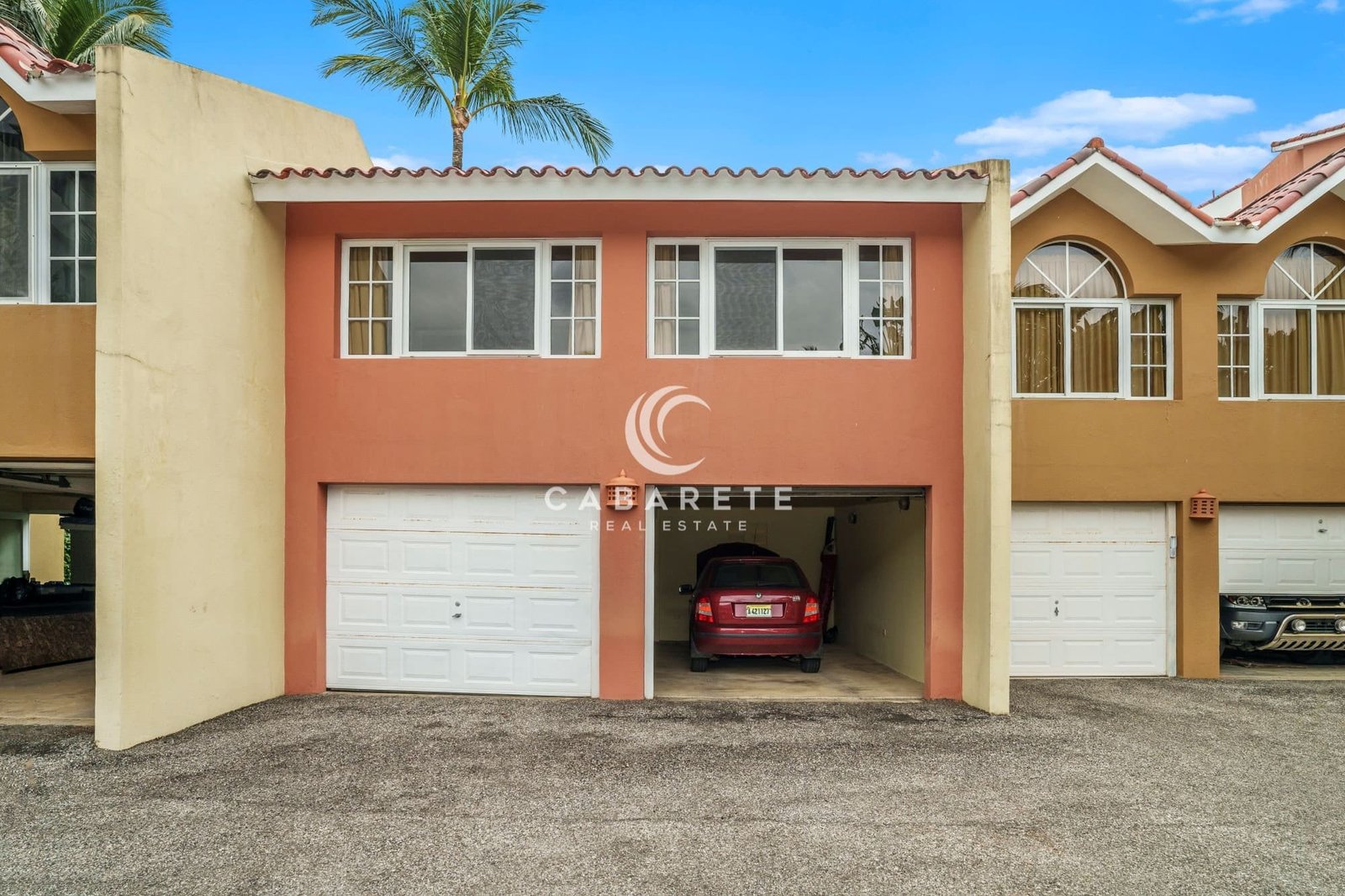 Ideally Located Beachfront Apartment