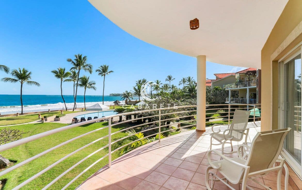 Ideally Located Beachfront Apartment