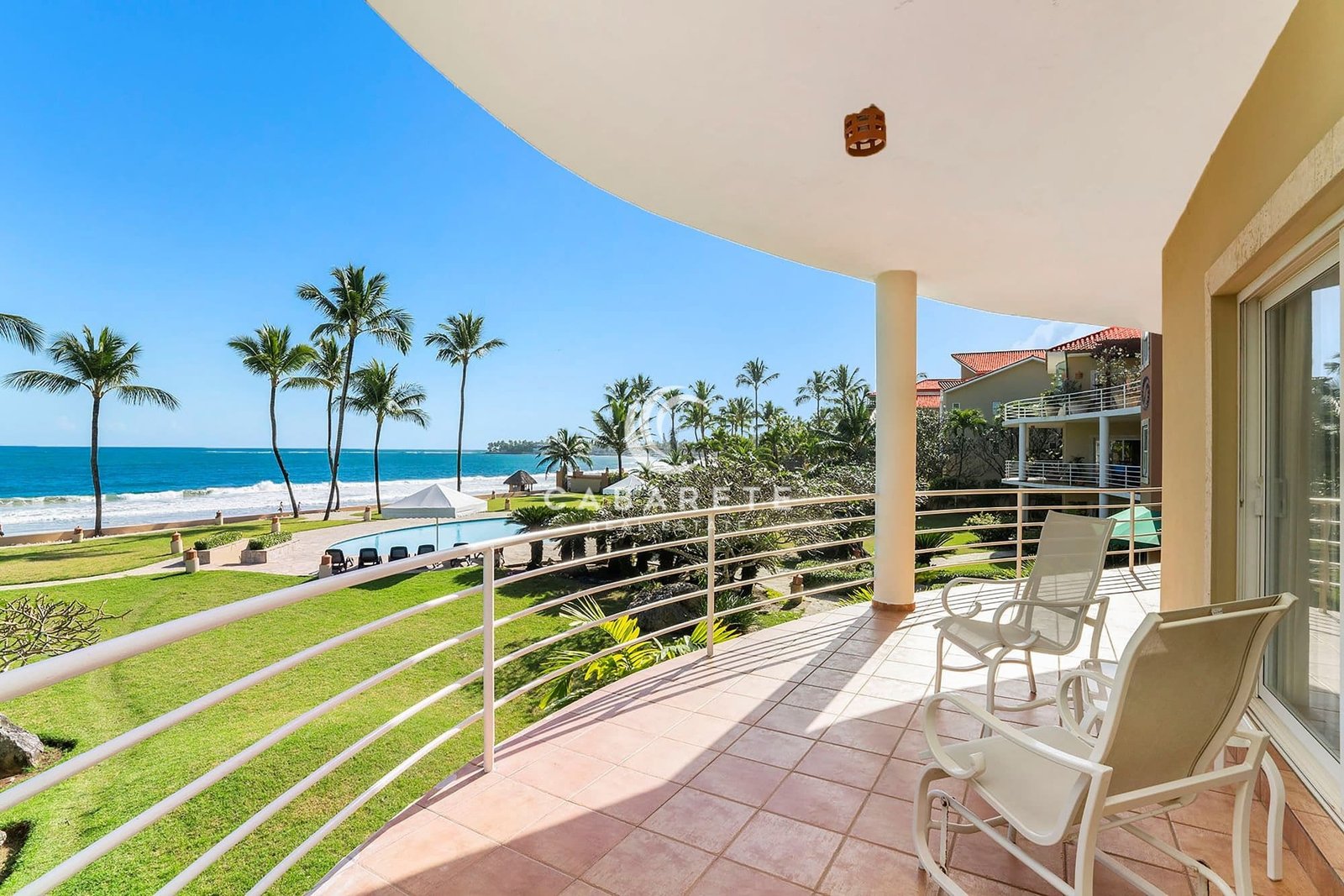 Ideally Located Beachfront Apartment