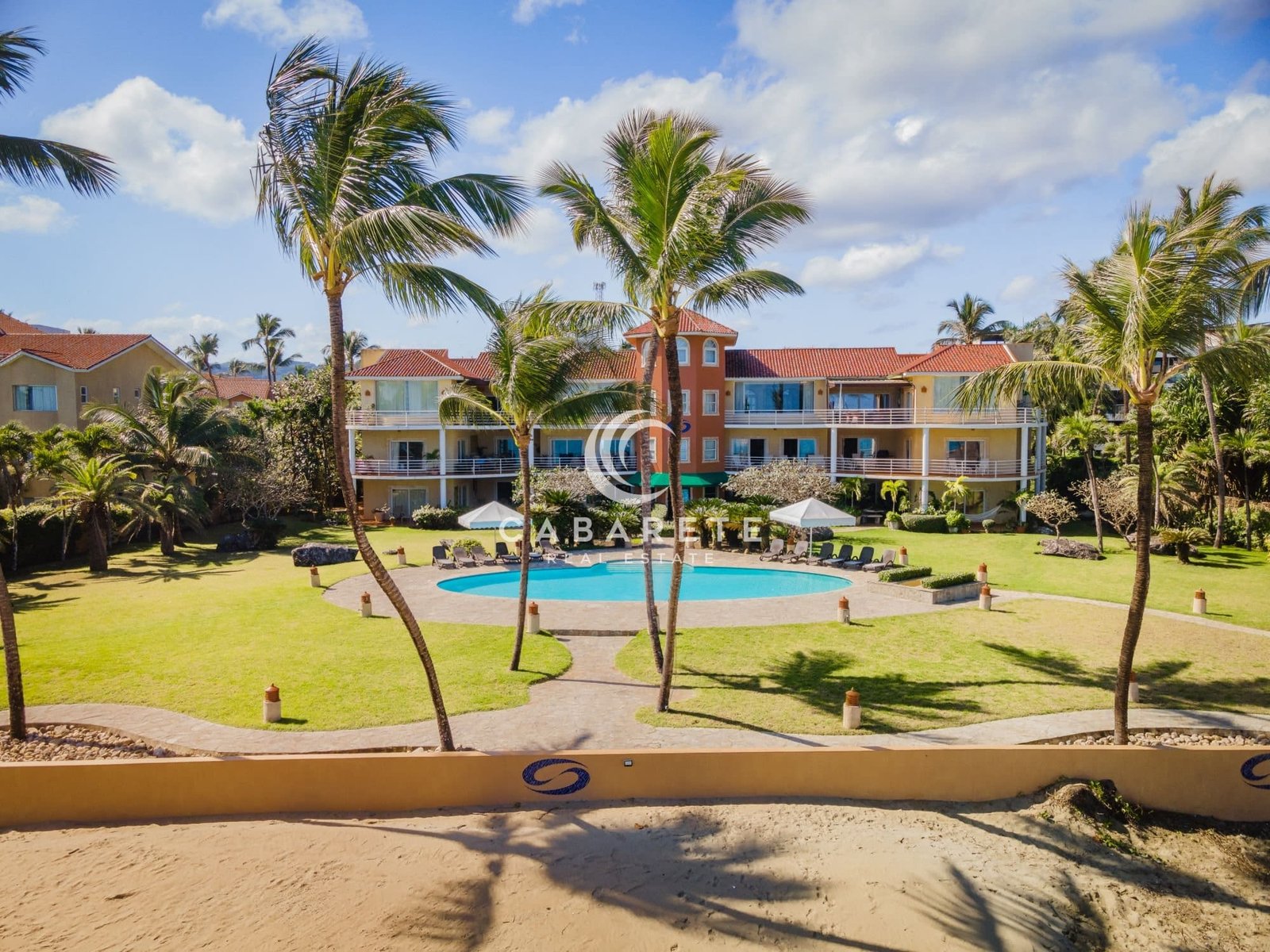 Ideally Located Beachfront Apartment