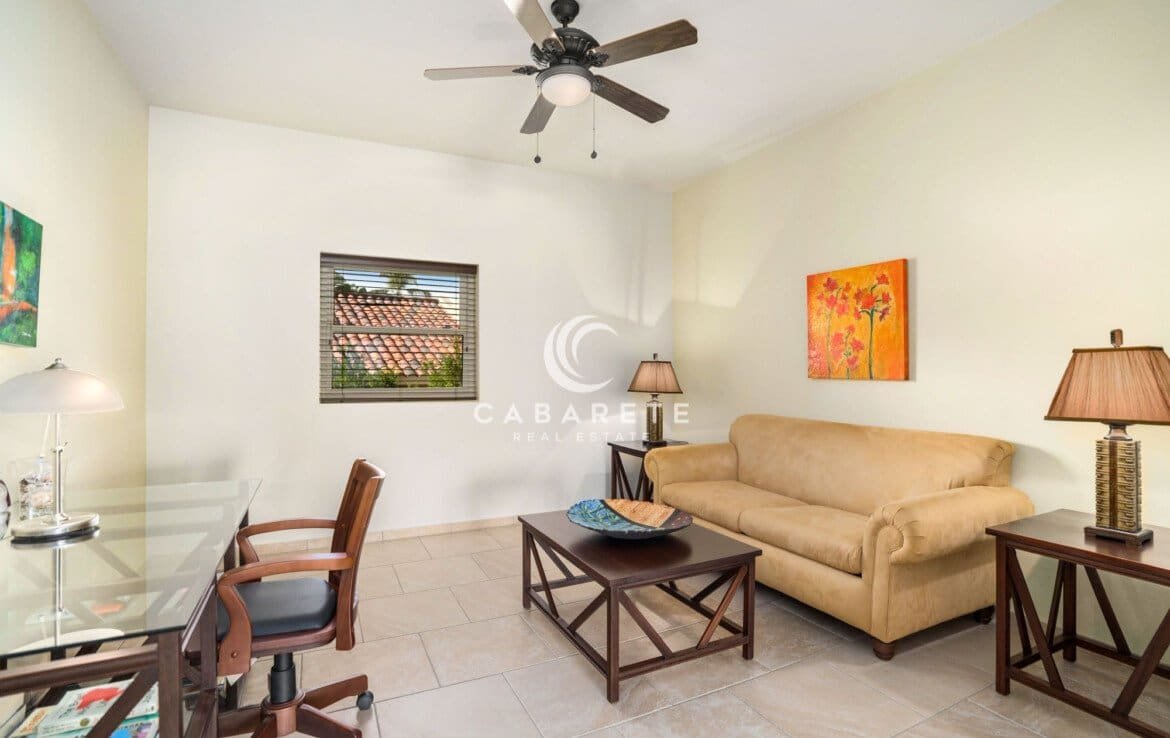 Ideally Located Beachfront Apartment