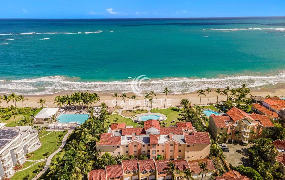 Ideally Located Beachfront Apartment