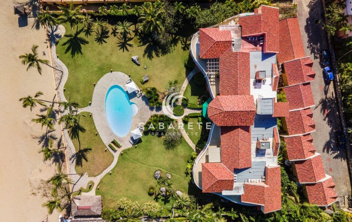 Ideally Located Beachfront Apartment