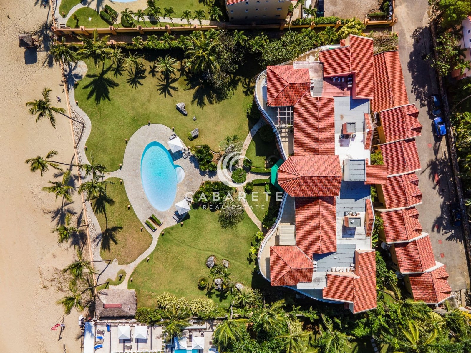Ideally Located Beachfront Apartment
