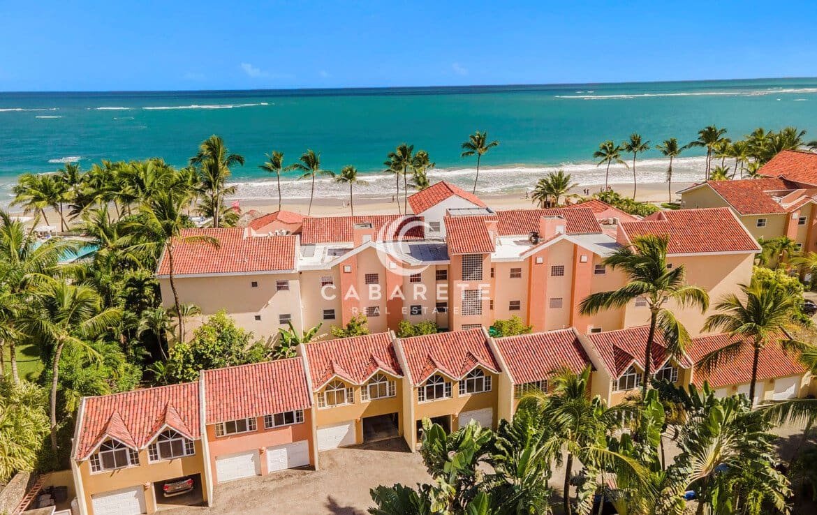Ideally Located Beachfront Apartment