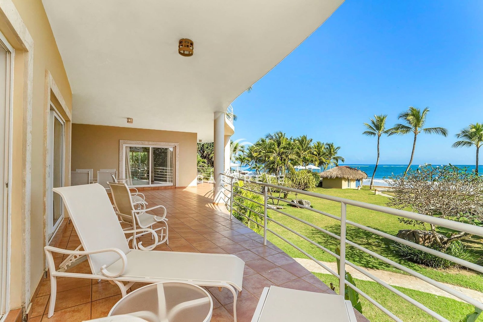 Ideally Located Beachfront Apartment