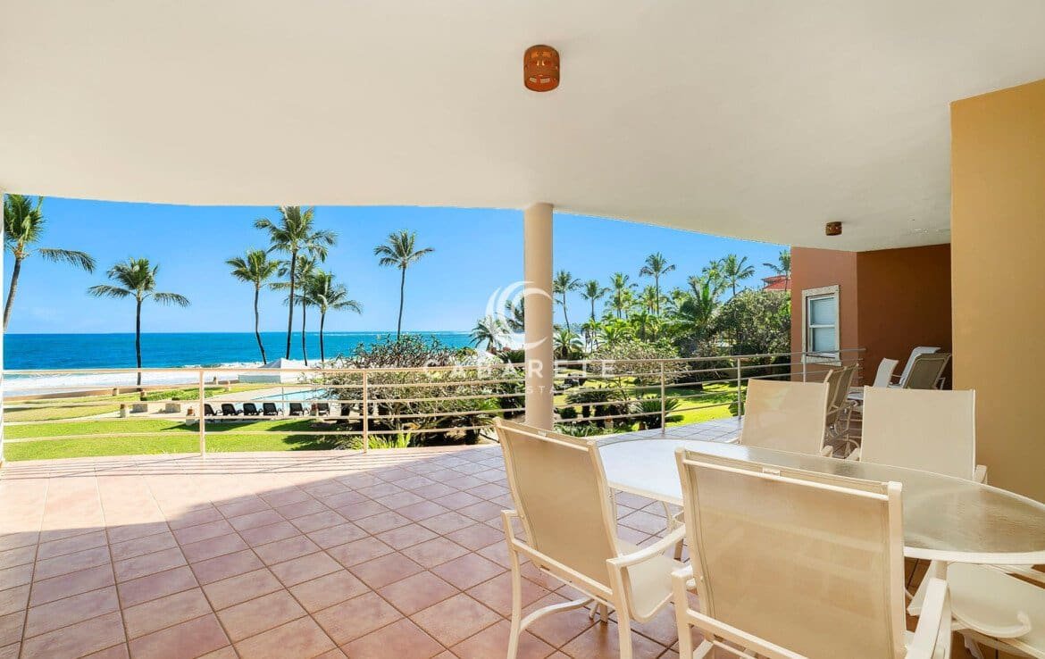 Ideally Located Beachfront Apartment