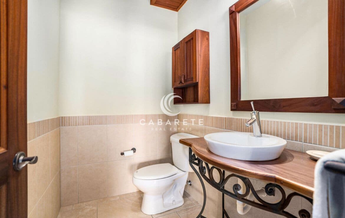 Ideally Located Beachfront Apartment
