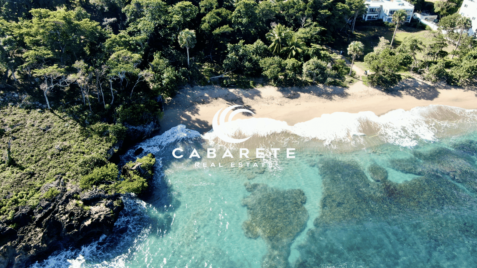 Unspoiled beachfront parcel with ocean frontage and tropical surroundings in Playa Laguna
