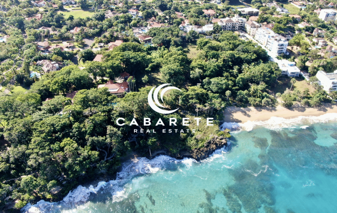 Large beachfront parcel in Playa Laguna ideal for residential or mixed-use development