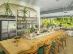 Nature Retreat: Modern Villa Escape