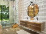 Nature Retreat: Modern Villa Escape