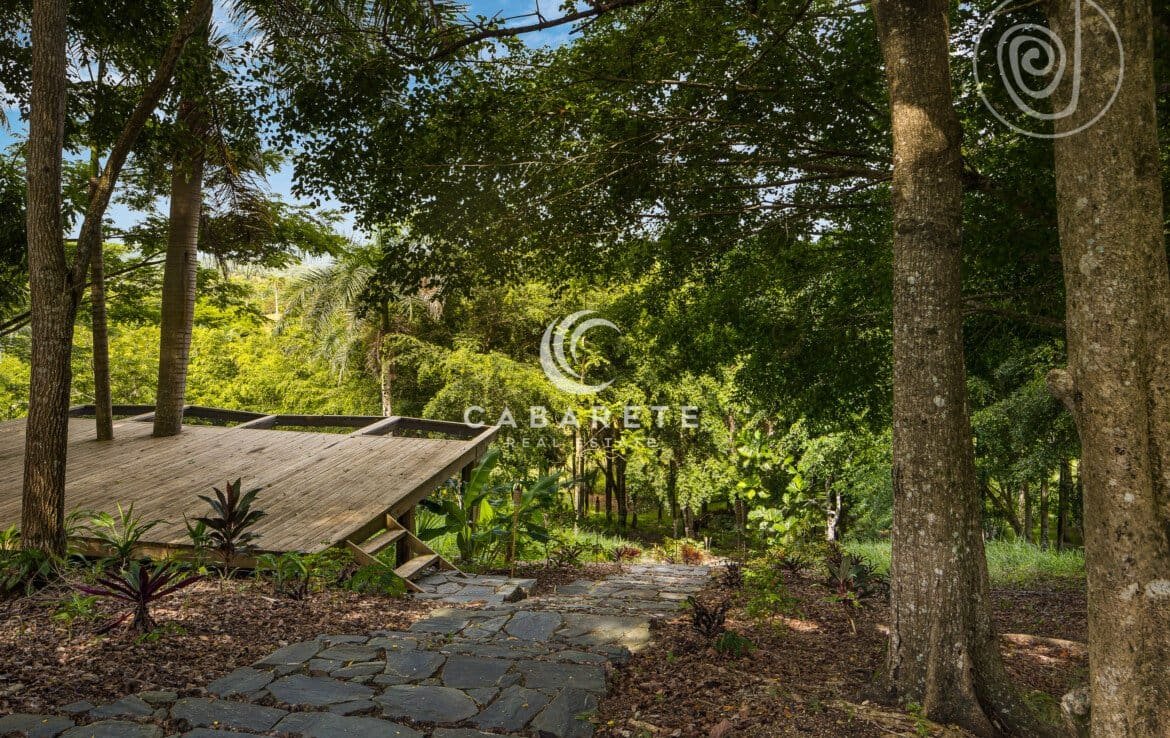 Eco Investment: Luxury Land Opportunity