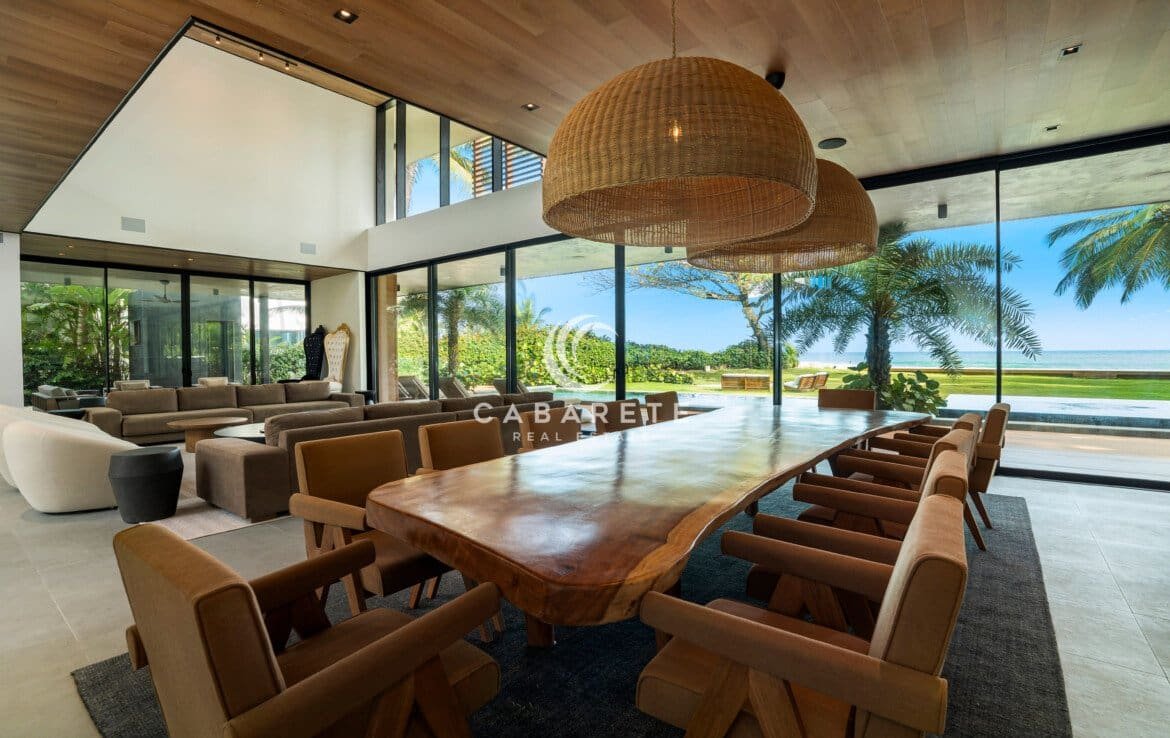 Timeless Beachfront Luxury Villa