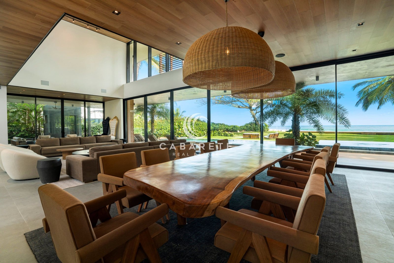 Timeless Beachfront Luxury Villa