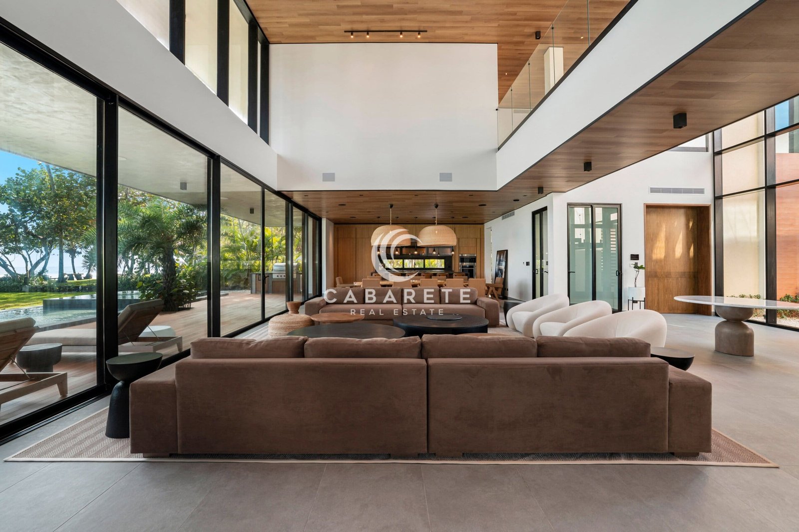 Timeless Beachfront Luxury Villa